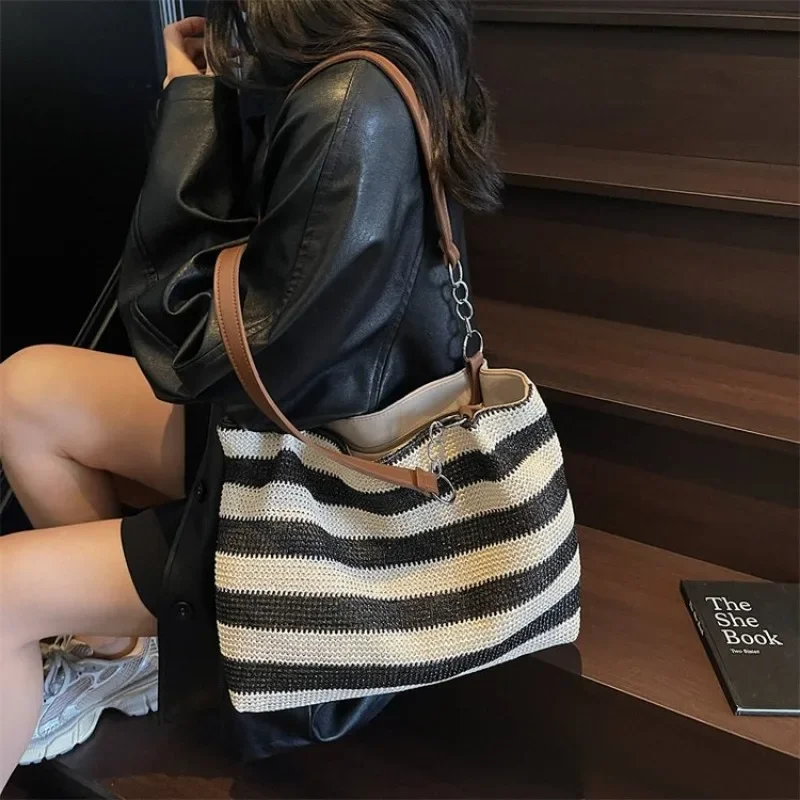 Fashionable Square Satchel For Women Luxury Designer Crossbody Large Capacity Leather Diaper Bag Elegant Commuter Textured