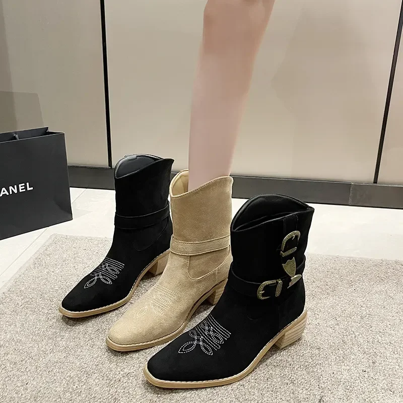 Vintage Embroidered suede ankle boots for Women  Autumn Low Heels Ankle Boots Woman Pointed Toe Thick Heeled Cowboy Botas