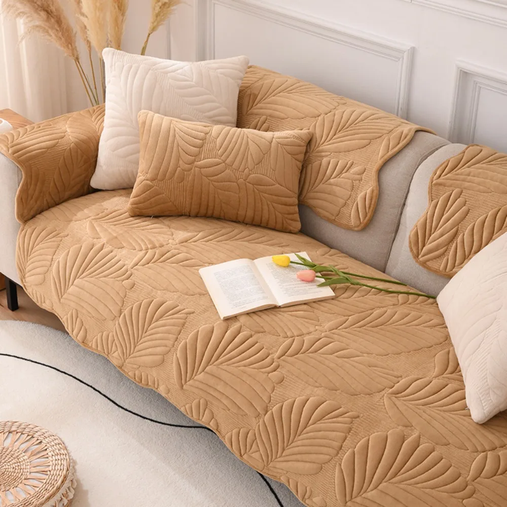 

Practical Milk Velvet Leaf Pattern Sofa Cover Non-slip Dirt-resistant Couch Cover Washable Warm Sofa Towel Living Room