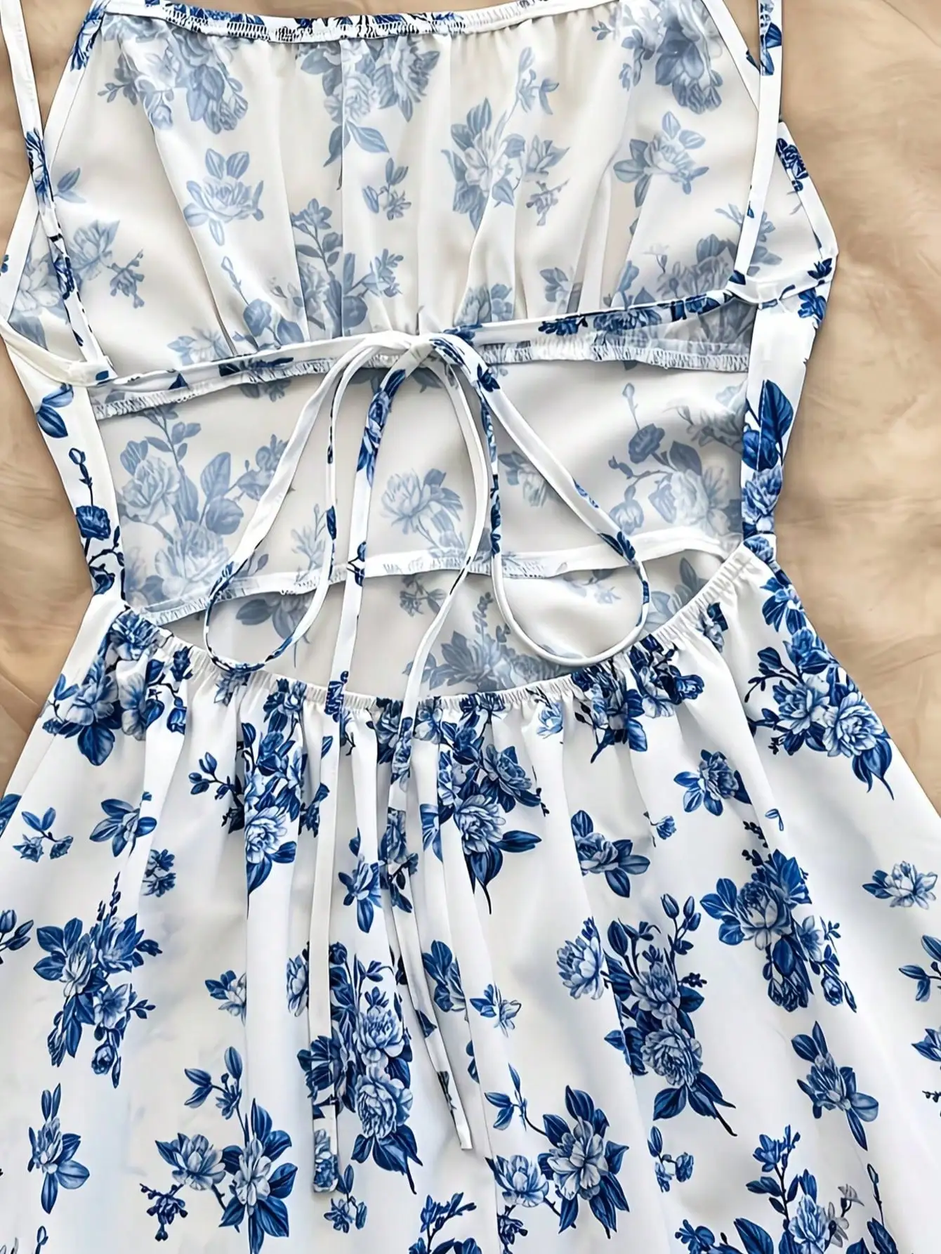 Teenager-Blumenprint-Trägerkleid mit Taillenbund und zum Binden, Minirocklänge, Kinderbekleidung – Detail 8