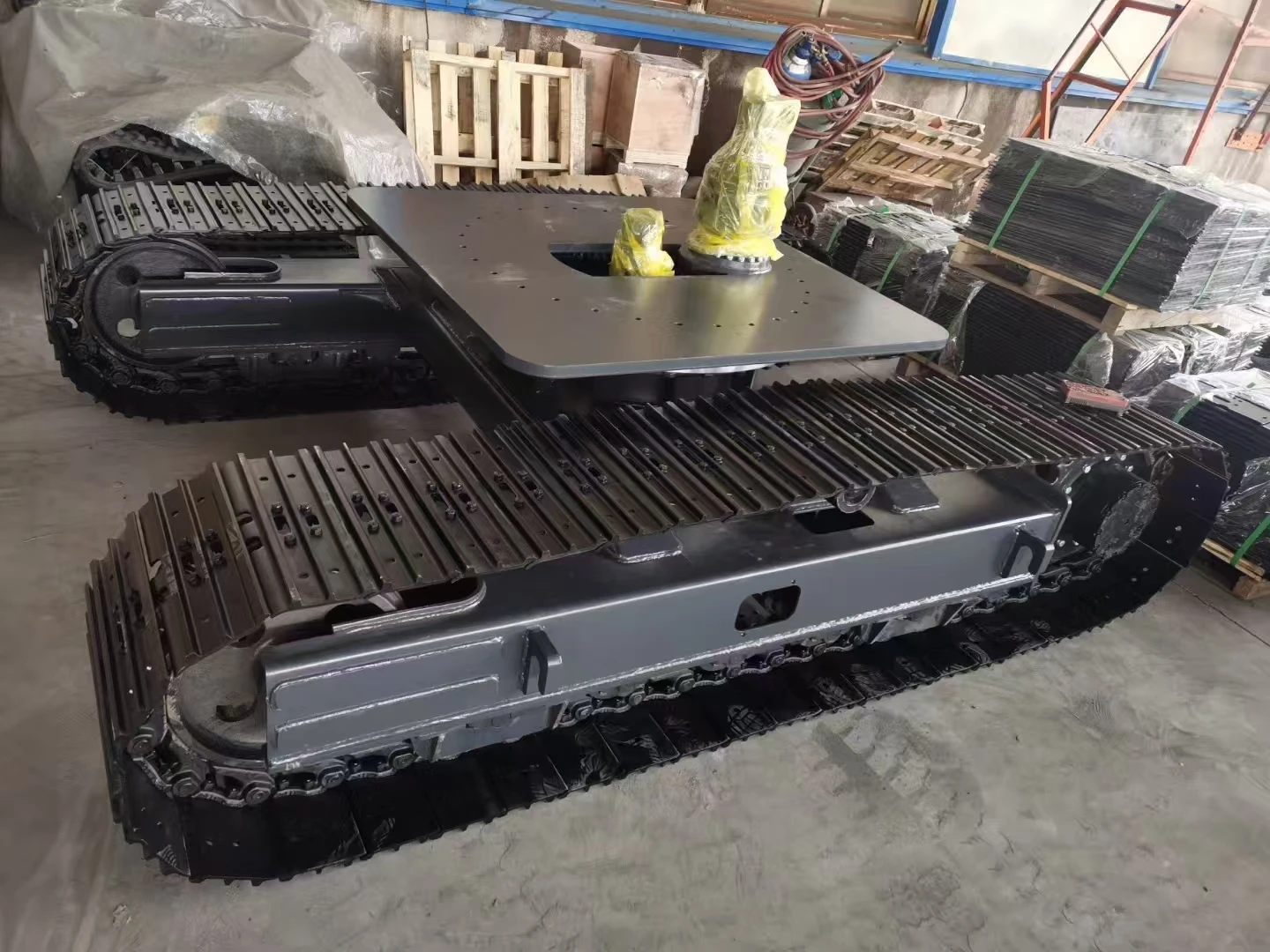 8Ton Load High Strength Steel Chassis Spare Parts, Durable Undercarriage Accessories for Heavy Engineering Construction Machiner