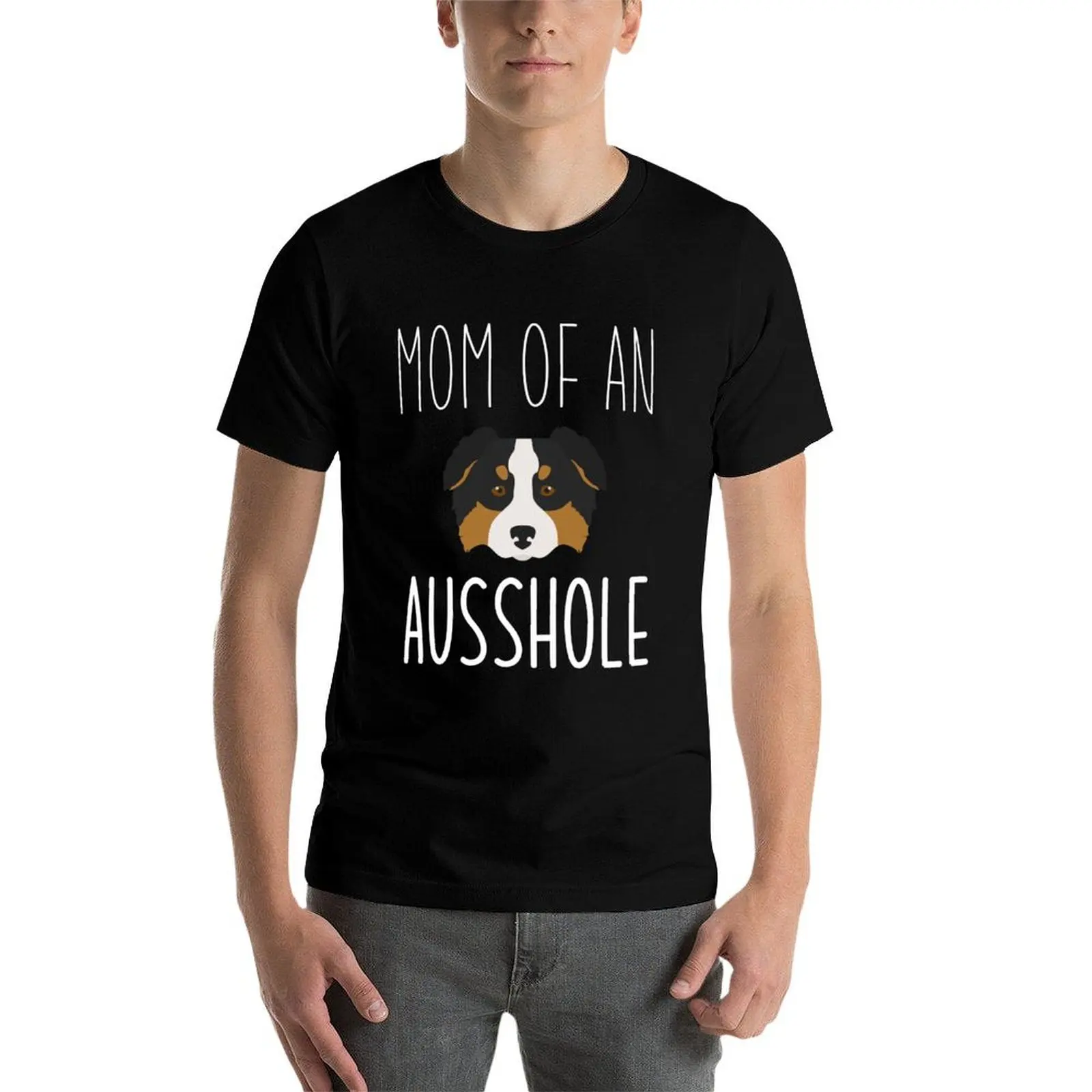 

Mom of an Ausshole Австралийский микс для любителей собак Мини-футболка с австралийской овчаркой Mom OwnerPuppy Breed черно-белая, мини-футболка aus
