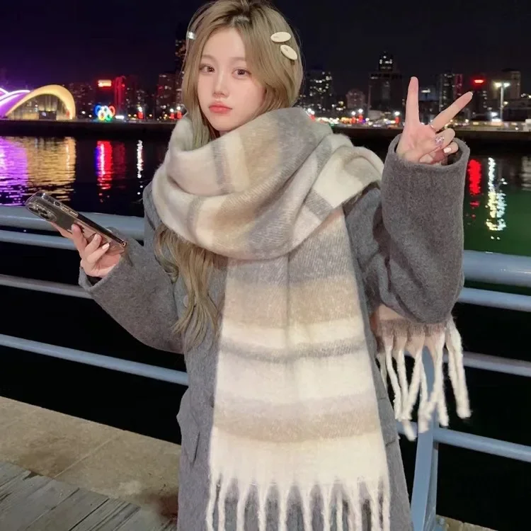 

Зимний цветной полосатый шарф Майяра из искусственного кашемира, женский новый корейский вариант, универсальный утолщенный зимний плюшевый теплый шарф