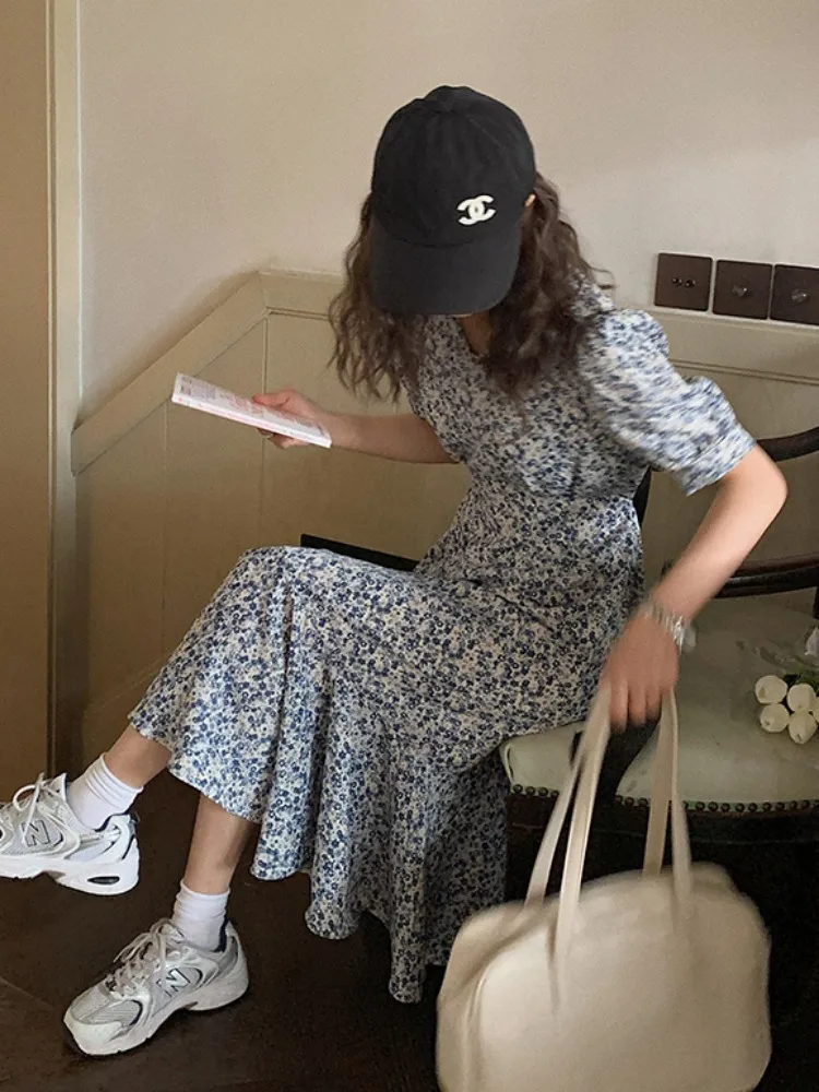 تنورة نسائية طويلة بطبعة زهور وخصر مرتفع وتصميم فقاعي وياقة على شكل V وقصة A-line للصيف