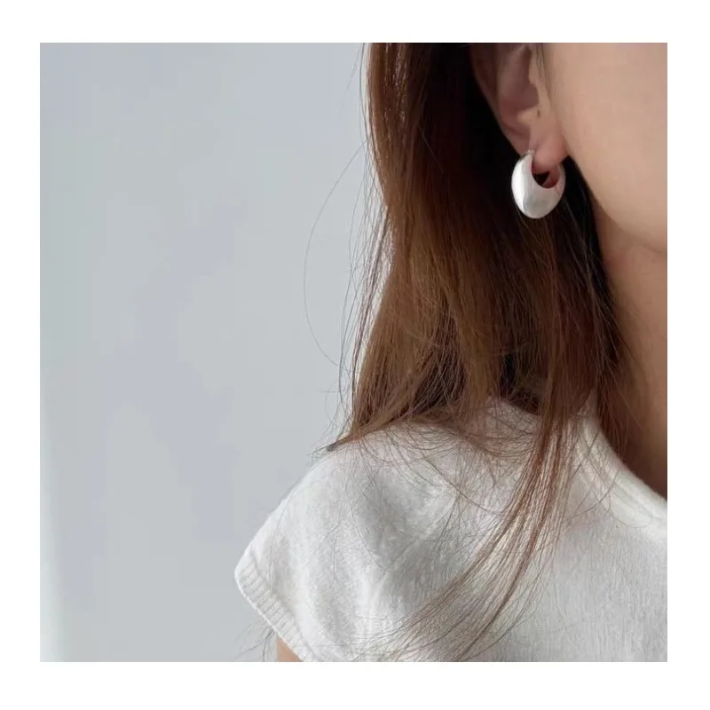

Niche Design Texture Retro Brushed Earrings Light Luxury High-end Pottery Jar Earrings Needle Earrings