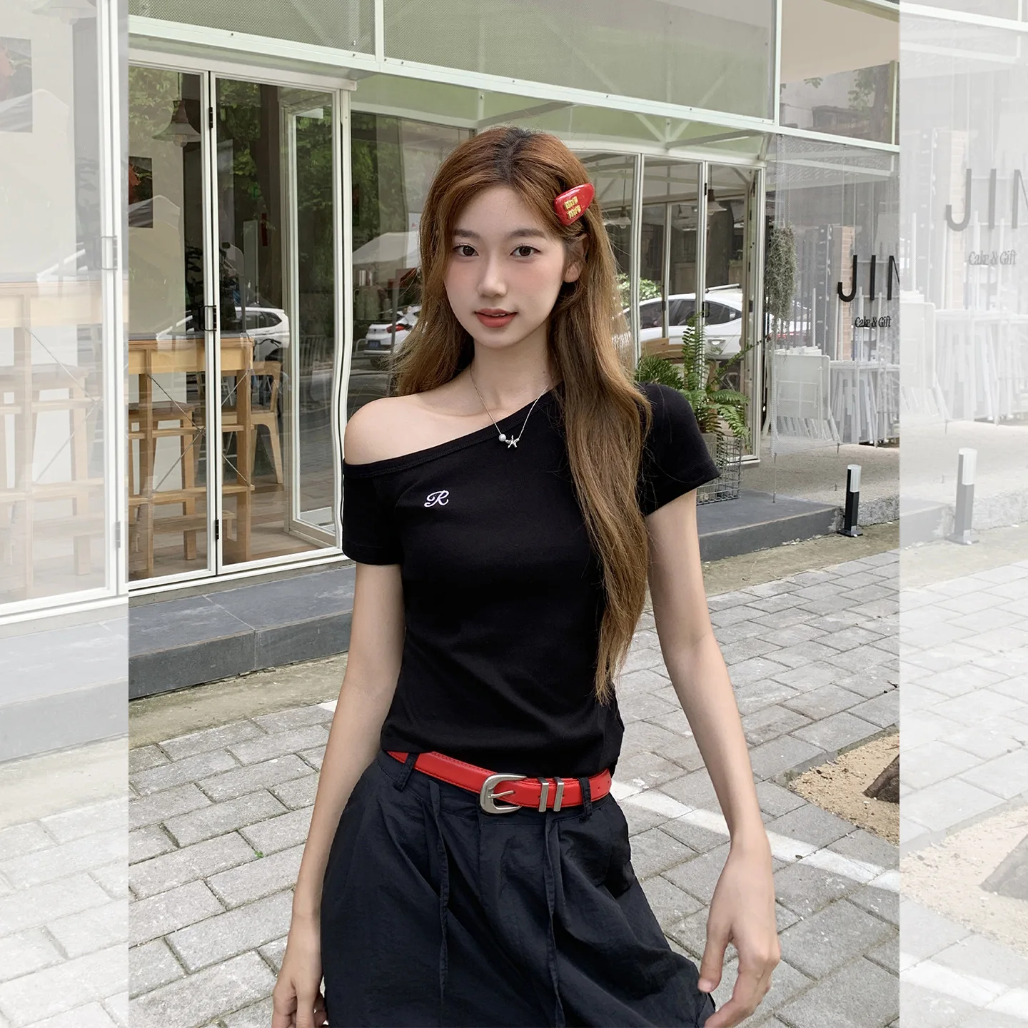 

Korean Style Black Letter Embroidery Asymmetrical Short Sleeve T-Shirt for Women 2025 Summer New Slim Fit Flattering Top