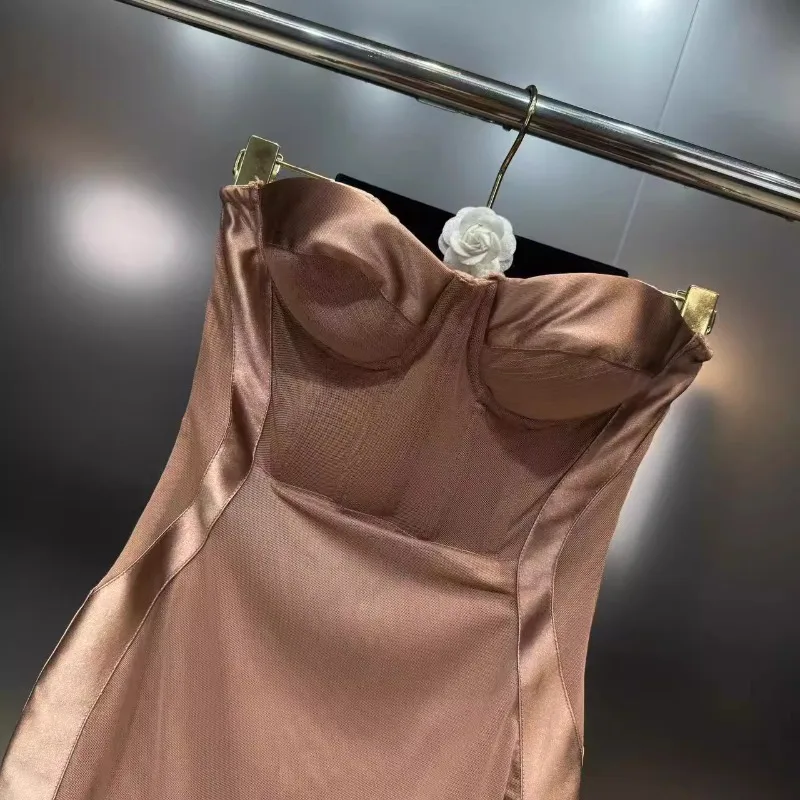 Vestidos de primavera y verano 2024, estilo de chica caliente, cintura ajustada, copa tridimensional en el pecho, temperamento de encaje, Vestidos superiores de tubo para mujer