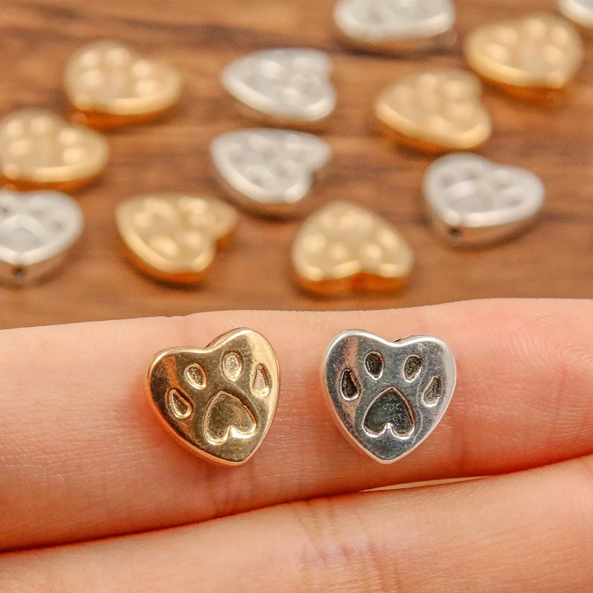 20pcs 11*11mm Two Color Double Side Dog Paw Bead Spacer Heart Bead Charms For Diy Beaded Bracelets Jewelry Handmade Making