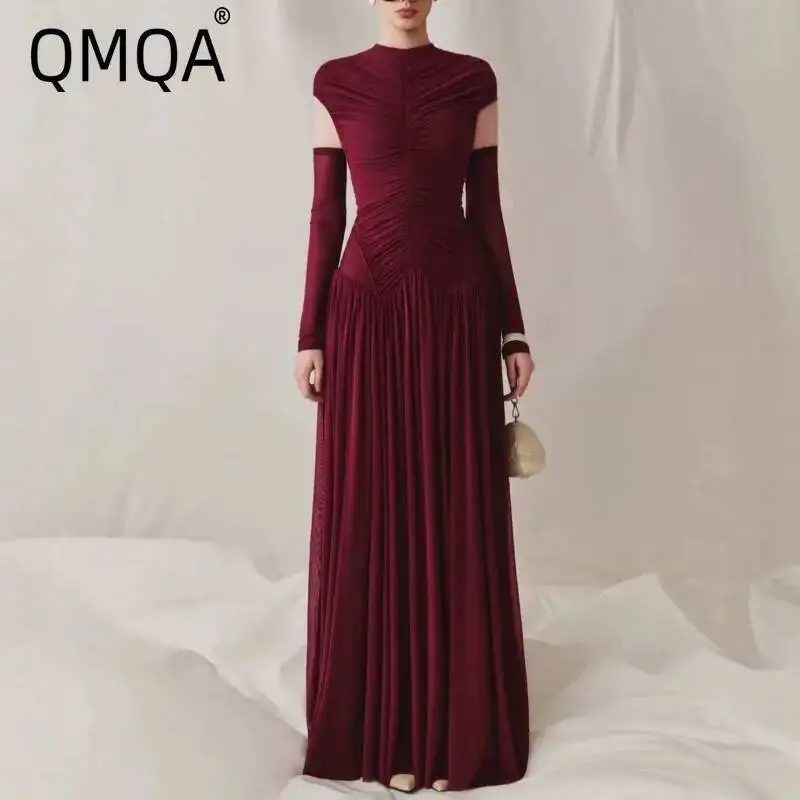 QMQA Fashion Women's Elegant Pleated Knitting Dresses Round Neck High Waist Ruched Textured Knit Dress 2026 Female New QM1278