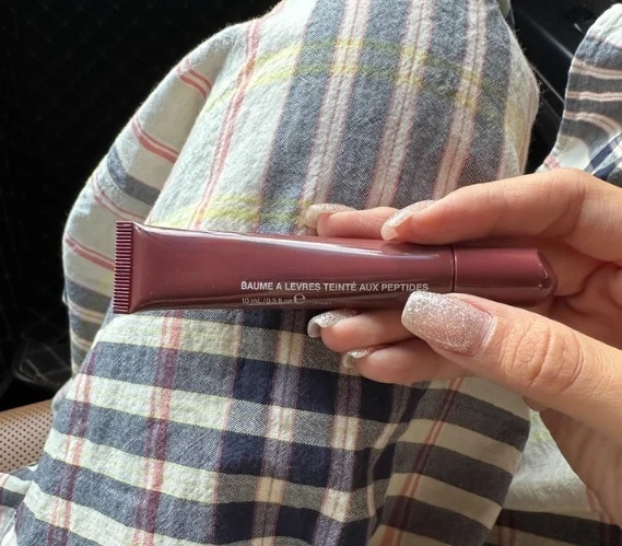 Nuevo lápiz labial hidratante, lápiz labial de colores, lápiz labial hidratante, delineador de labios rejuvenecedor natural, cosméticos para el cuidado de los labios