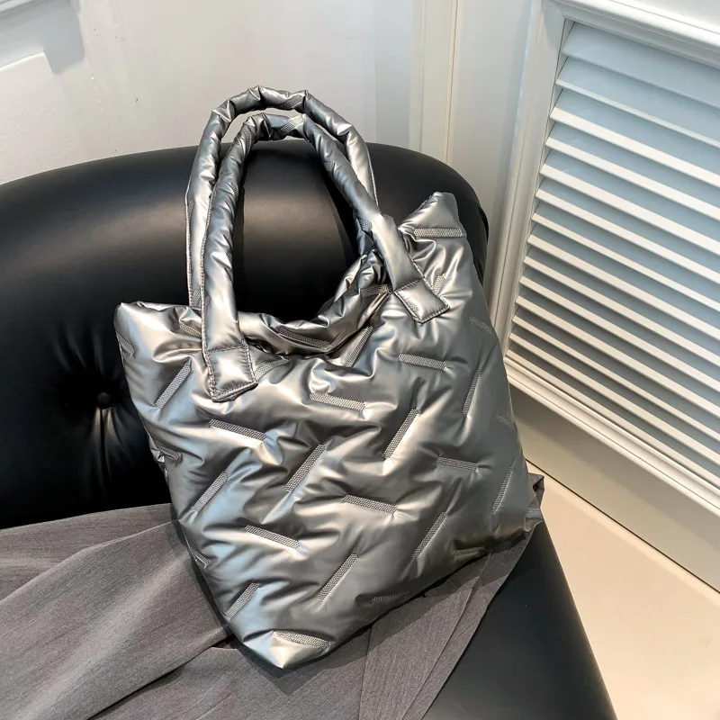 Designerska luksusowa torba Puffy Down Bags Fashion Pikowana torebka na ramię Wyściełane torby na ramię Wszechstronne puchowe torebki na ramię o dużej pojemności — zdjęcie 4