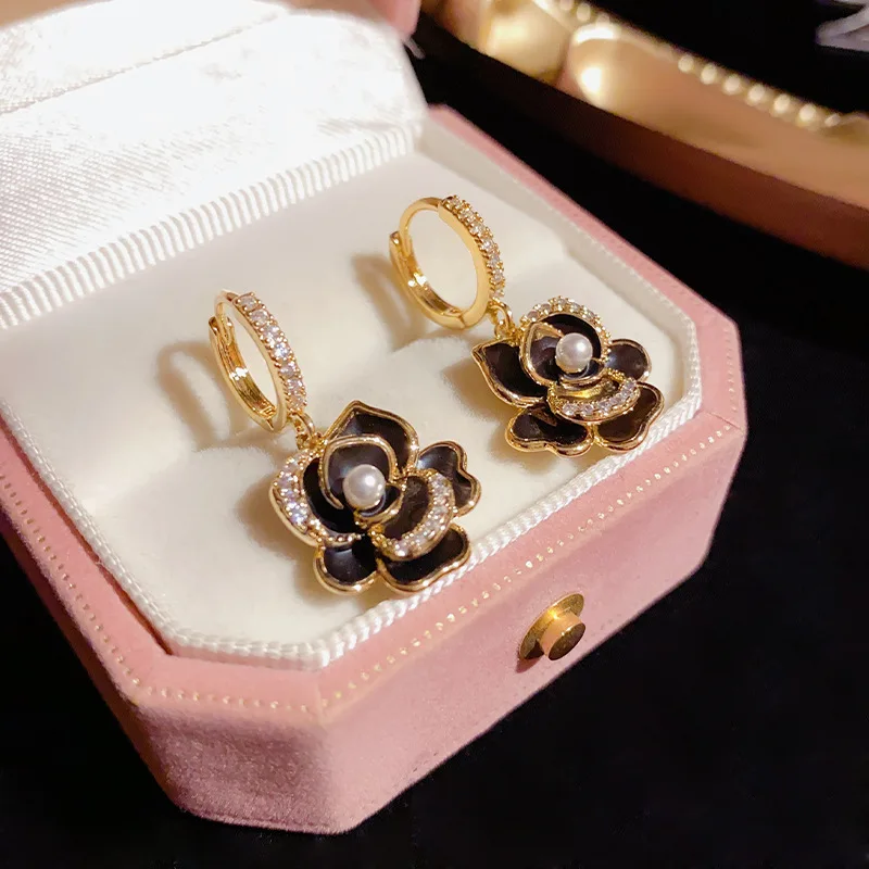 Fashionable black camellia earrings pearl zircon ear rings with oil drop 2024 new trendy and luxury earrings