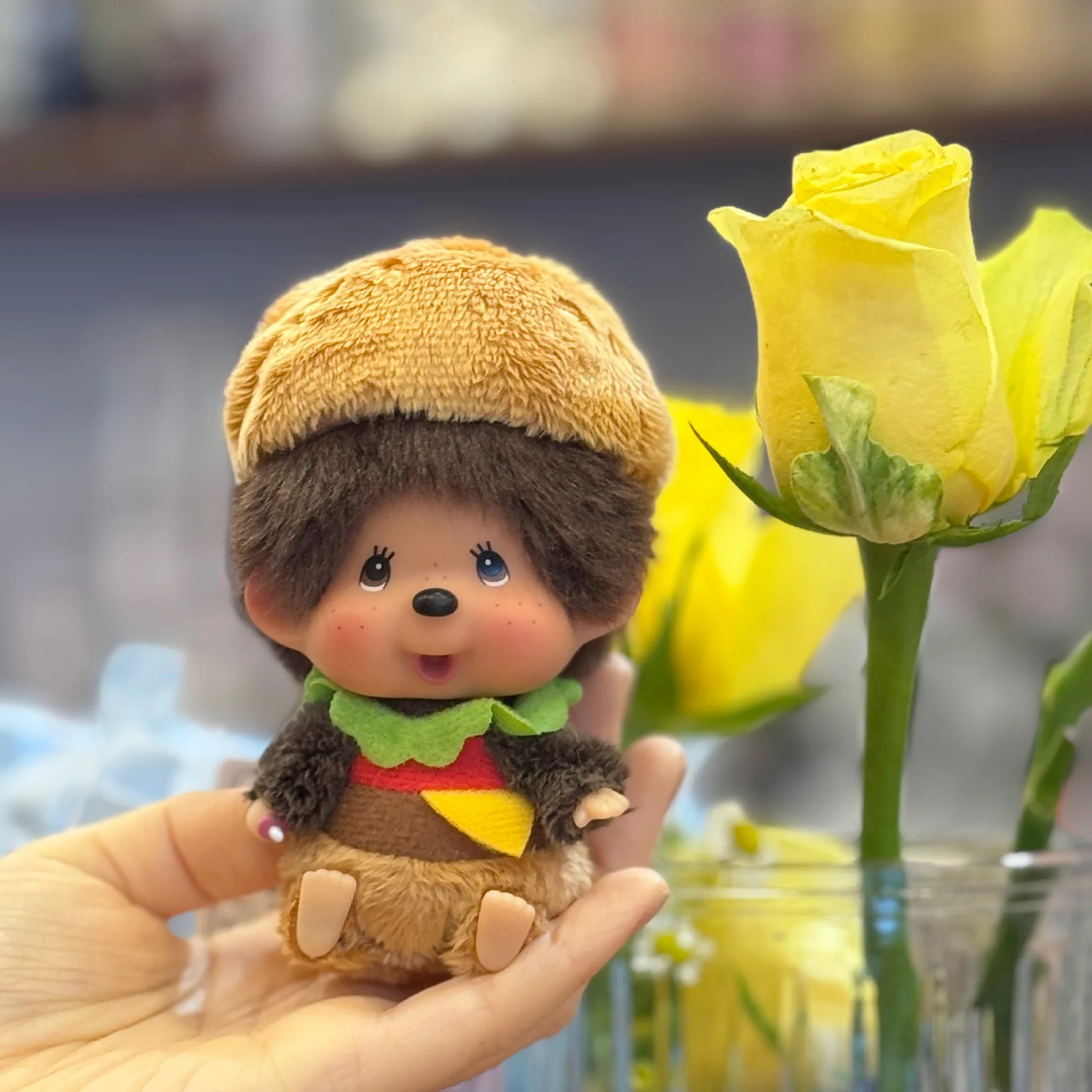 新しいハンバーガー「モンチッチ」ビニール製ドールブラインドボックスおもちゃペンダントキュートな漫画キーホルダーマシンおしゃれな玩具