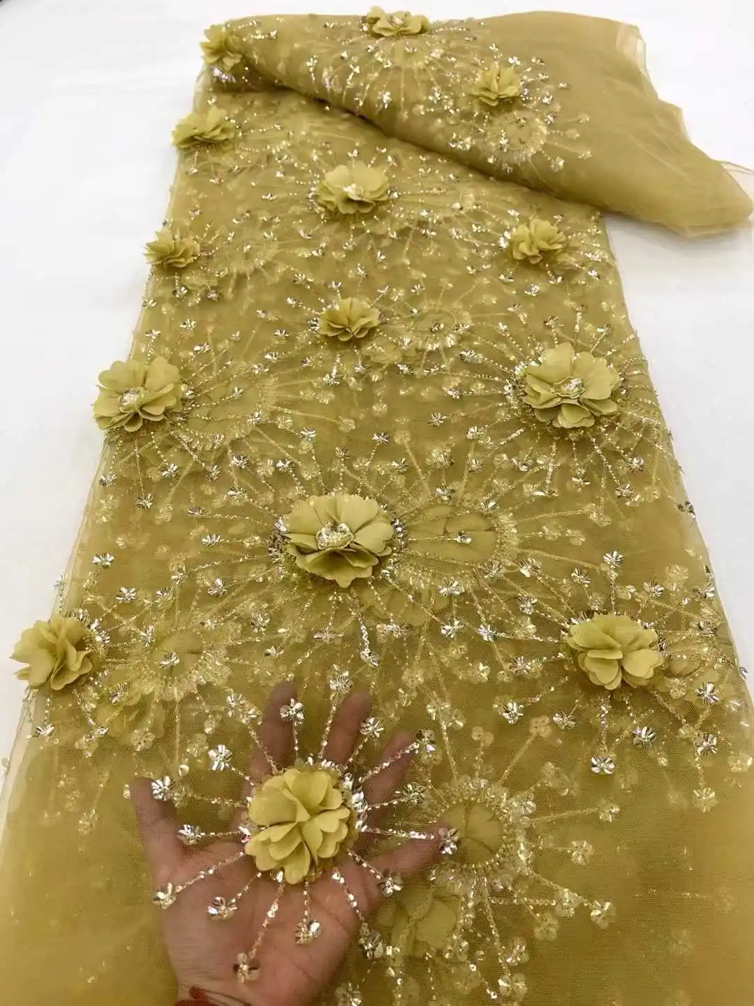 アフリカの3Dフラワーファブリック、5ヤード、高品質スパンコール刺繍入りフランスナイジェリアビーズネットレース生地、結婚式パーティー用