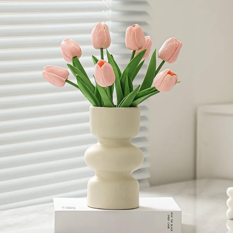 Internet celebrity cream wind ceramic vase, tulip simulation flower, flower ware, living room bedroom decoration crafts