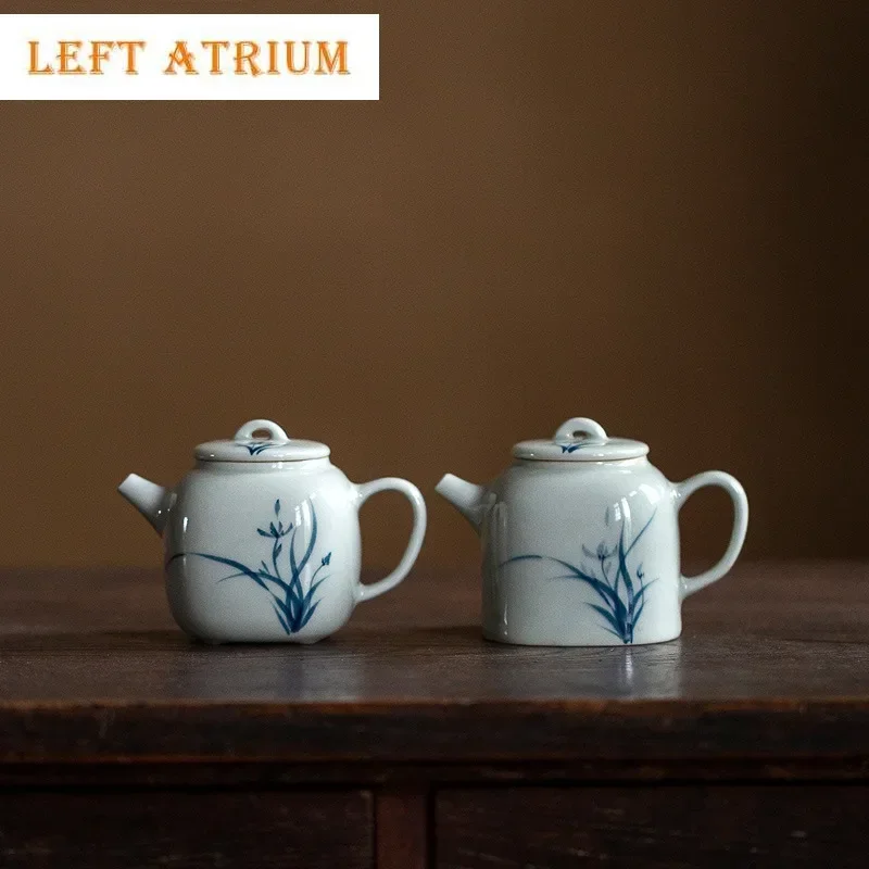 

100ml Blue White Hand-painted Bamboo Leaf Teapot Elegant Tea Infuser Pot Tea Soaking Kettle With Ball Hole For Tea Collection