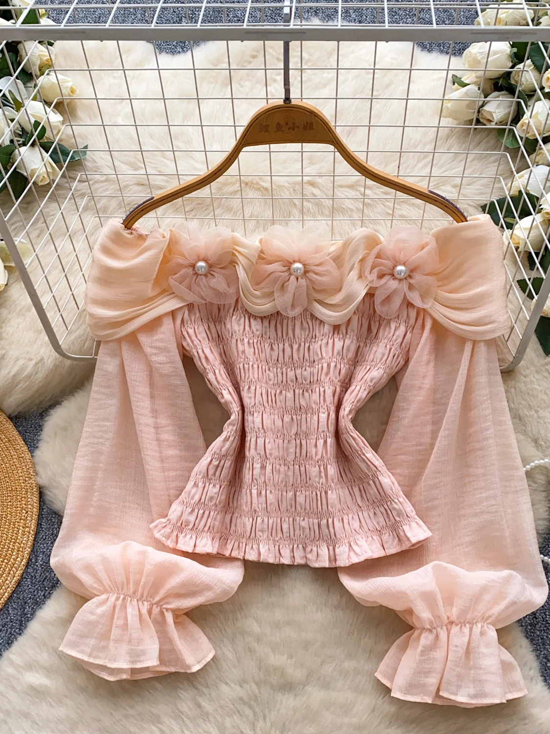 

Women's Autumn Winter Bohemian Geometric Embroidery Round Neck Shirt Loose Lantern Long Sleeved Girls Pullover Top BL288