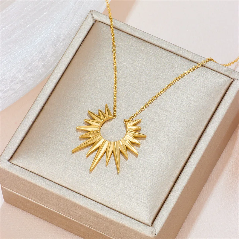 Fashion Bearded Star Stainless Steel Necklace 18K Gold Plated Waterproof Non-Tarnish Jewelry for Women Girlfriend Mother Sister