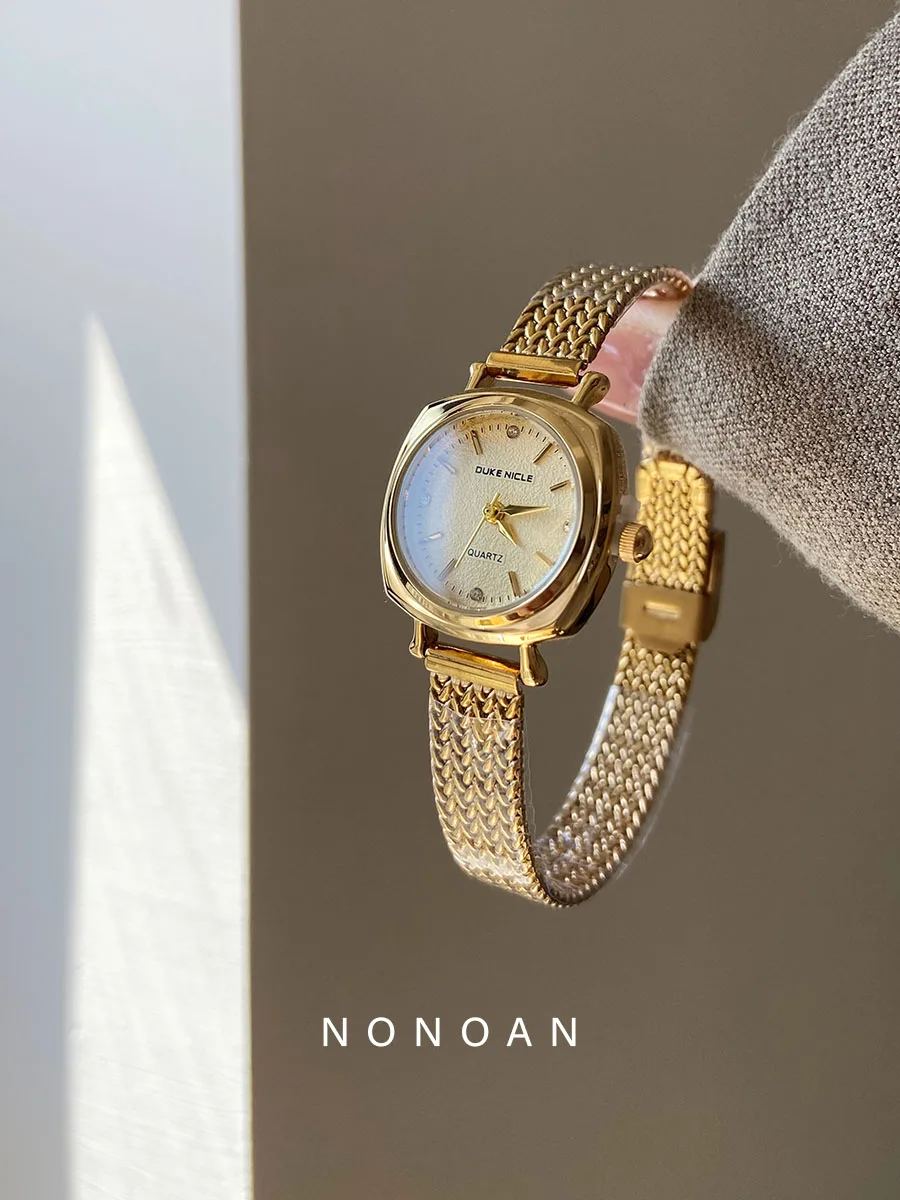 ساعة نسائية فاخرة على الطراز القديم مع حزام شبكي متطور وقرص صغير؛ ساعة يد نسائية فاخرة راقية #5