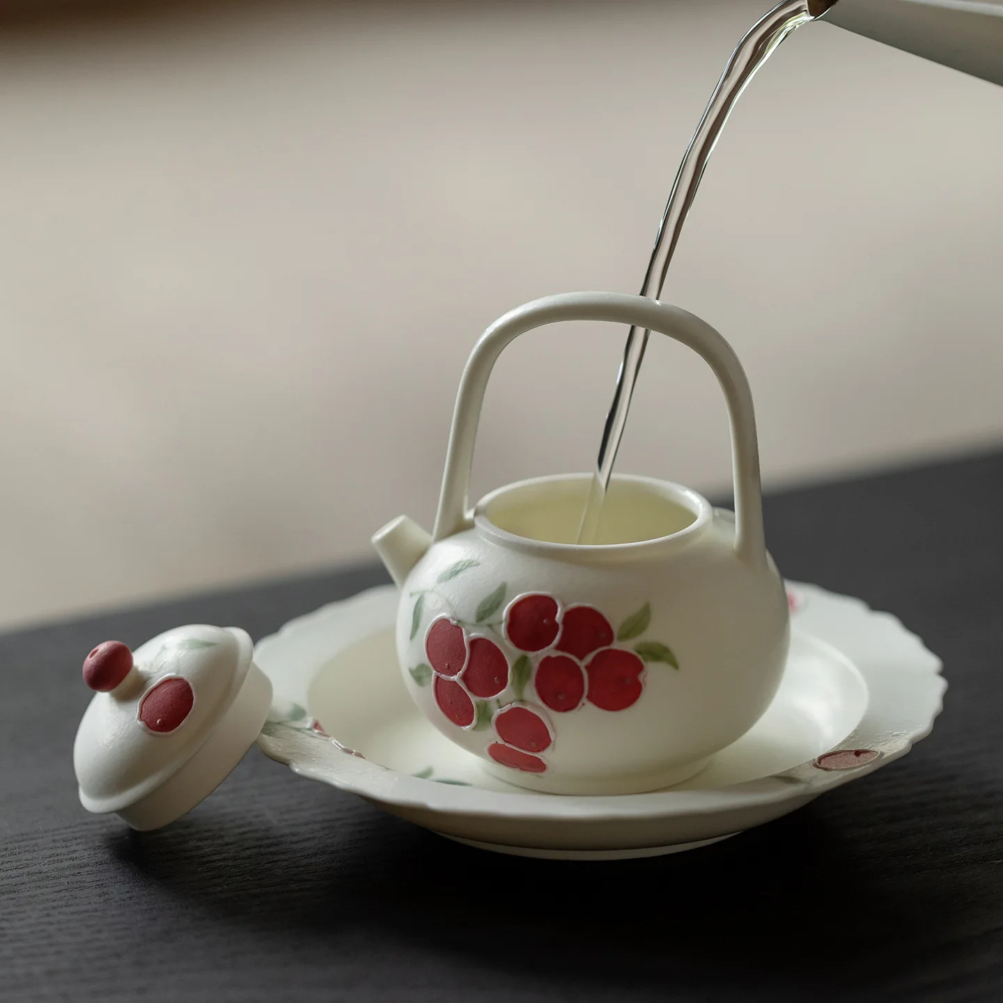 Inno Kiyomatsu Arita Ware Underglaze Hand-Painted Red Flower Fruit Pastel Teapot Exquisite Light Luxury Household Ceramic Ladies