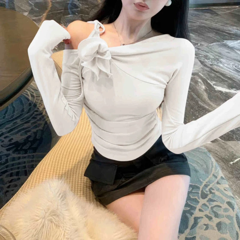 Pure Desire Sexy Careful Machine Slanted Shoulder Top Three-dimensional Flower Design Women's Interior Long Sleeved T-shirt