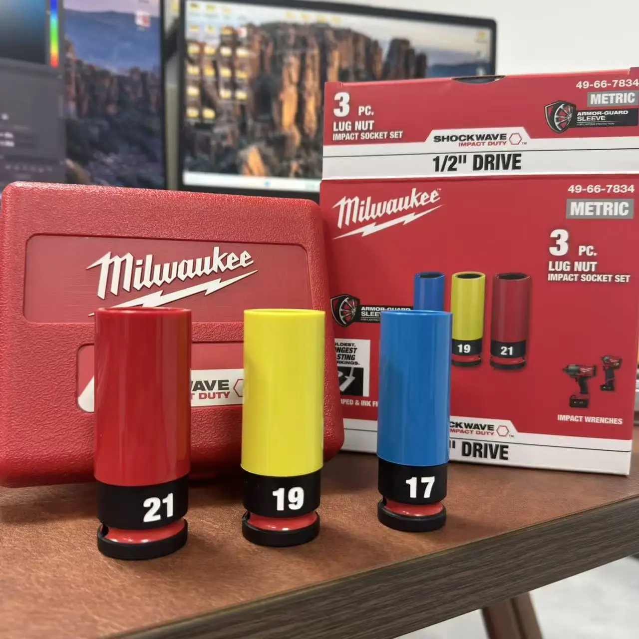 Milwaukee 49-66-7834 Shockwave 3pcs Wheel Nut Impact Socket Set, Color-Coded 17/19/21mm for Auto Repair