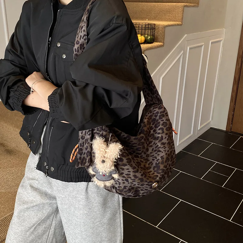 

2025 New Animal Print Canvas Tote Bag for Women, Convertible Underarm Shoulder Bag, Spacious Crossbody Purse, Versatile & Roomy​