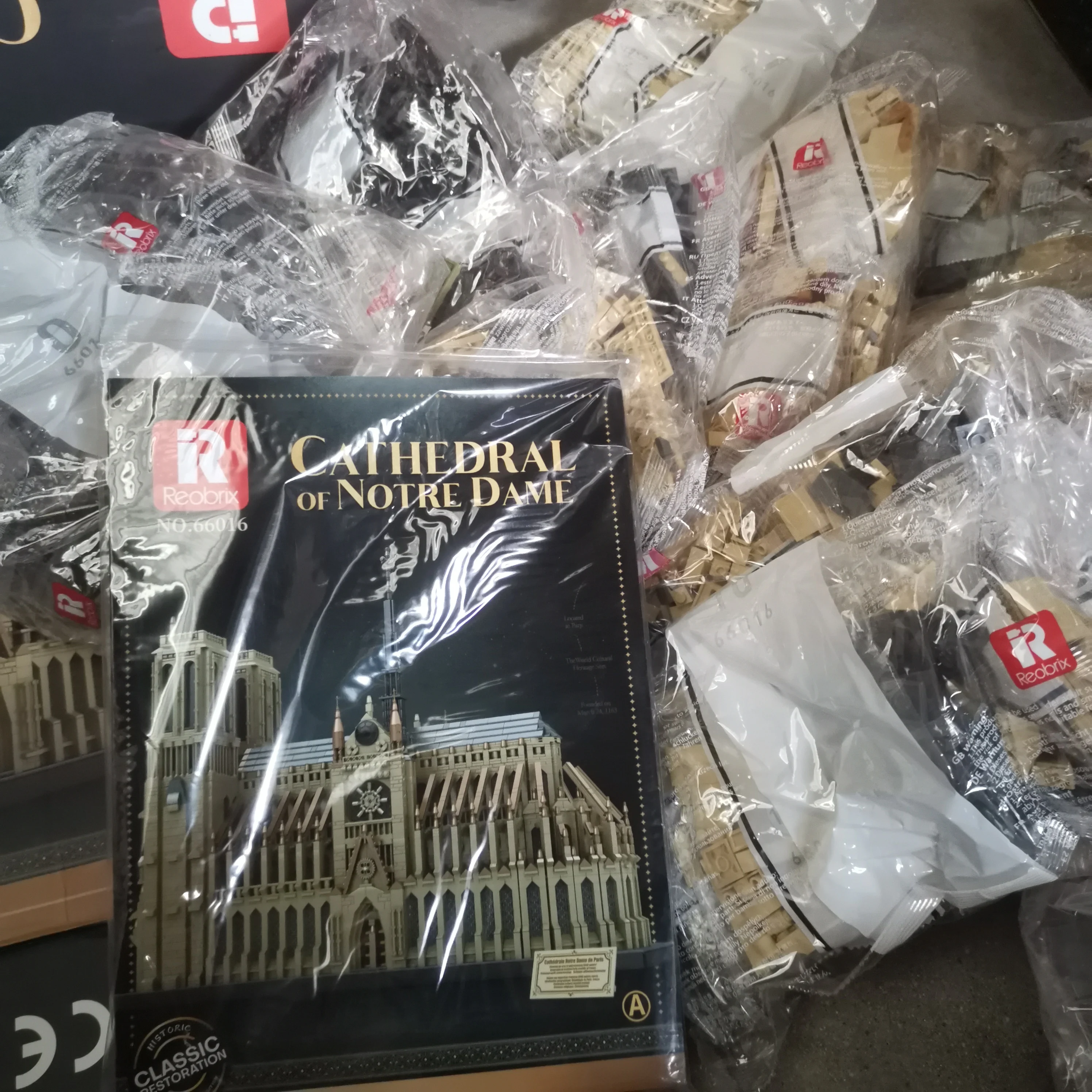 Puzzle z serii Architektura - Model Katedry Notre Dame - Puzzle dla dzieci - Klocki - Prezent na Boże Narodzenie i urodziny