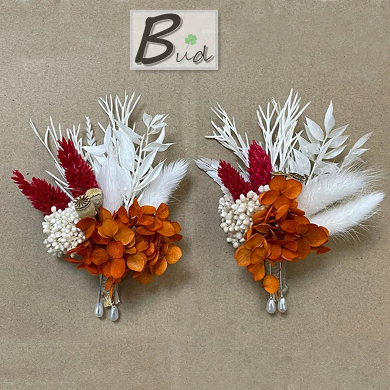 

The Most Popular White And Red Groom And Bride Outfits, Fashionable Wedding Decorations Dried Flowers Really Plants Small Bouque