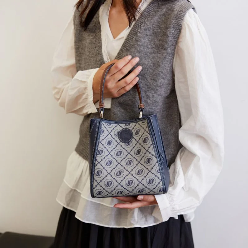 محفظة جلدية نسائية مصممة - حقيبة كتف أنيقة ذات علامة تجارية فاخرة #3