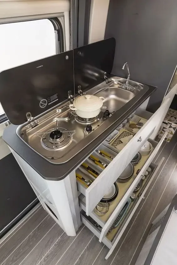 Multifunktionaler Wohnmobil-Aluminiumschrank mit großer Kapazität, wasserdichter und feuerfester Schrank