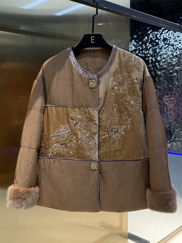 

Элегантная короткая шуба из меха для женщин, новая зимняя модель с китайской вышивкой, пуговицами-стразами, из норки и гусиного пуха, роскошное пальто-пуховик