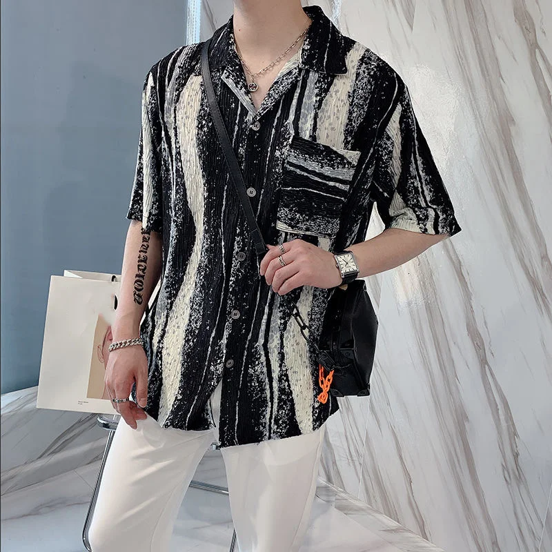 

Pleated Summer Shirts Men's Slim Fashion Vintage Casual Shirt Streetwear Korean Tie-dye Short Sleeve Dress Tops New 2Y2233