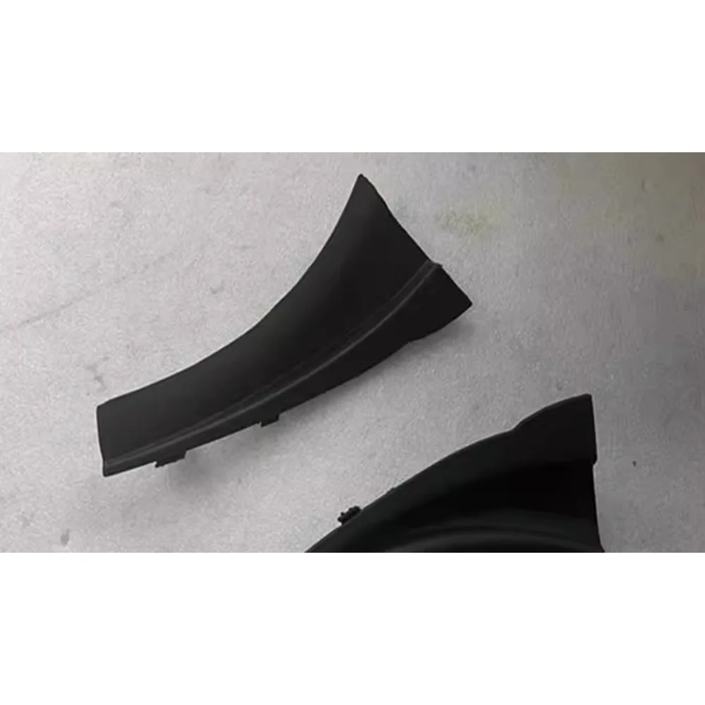 

Декоративная нижняя накладка/панель для сбора дождевой воды на лобовое стекло Chery Karry K50 K50s