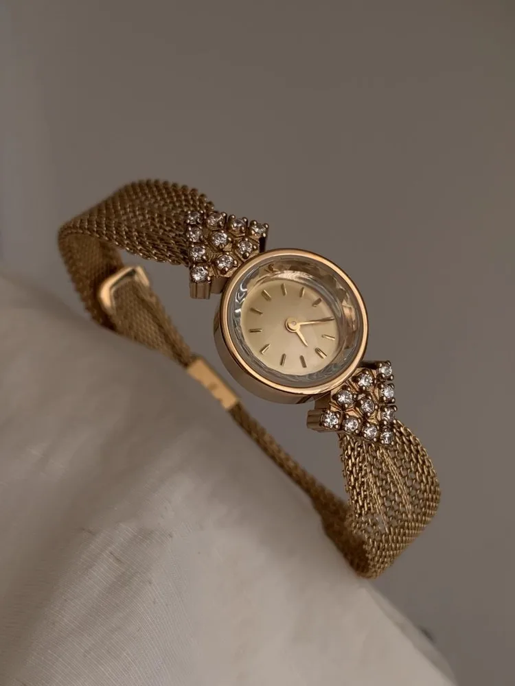 Vintage Golden Round Women Quartz Watch Weaving Design Diamonds Elegant Office Ladies Wrist Watches