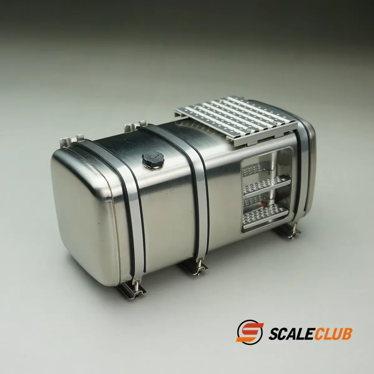 SCALECLUB Metal Simulation Fuel Tank with Pedal Decoration ZTCB-BZ-1 For 1/14 RC Towing Truck Dump Truck Model