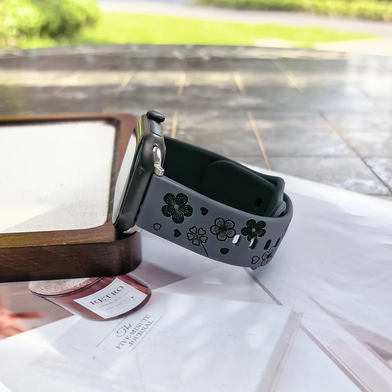 Flower Dual Color Carved Silicone Strap for Xiaomi 8/9/10 Pro Personalized Sports Strap for Redmi Watch 6 5 4 universal 20mm