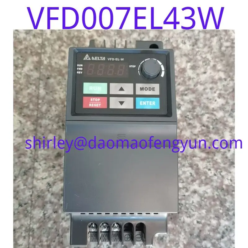 

Преобразователь частоты VFD007EL43W