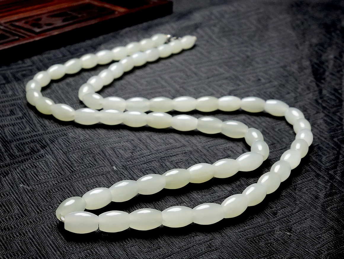 

Fine Jewelry Natural Hetian Nephrite Jade White Jade Rice Bead Chain Necklace