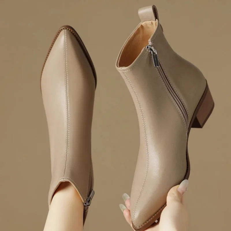 

2025 черные кожаные женские ботильоны с боковой молнией и декором на плоской подошве Chelsea Botas Mujer, винтажные коричневые осенние рыцарские ботинки Femmes