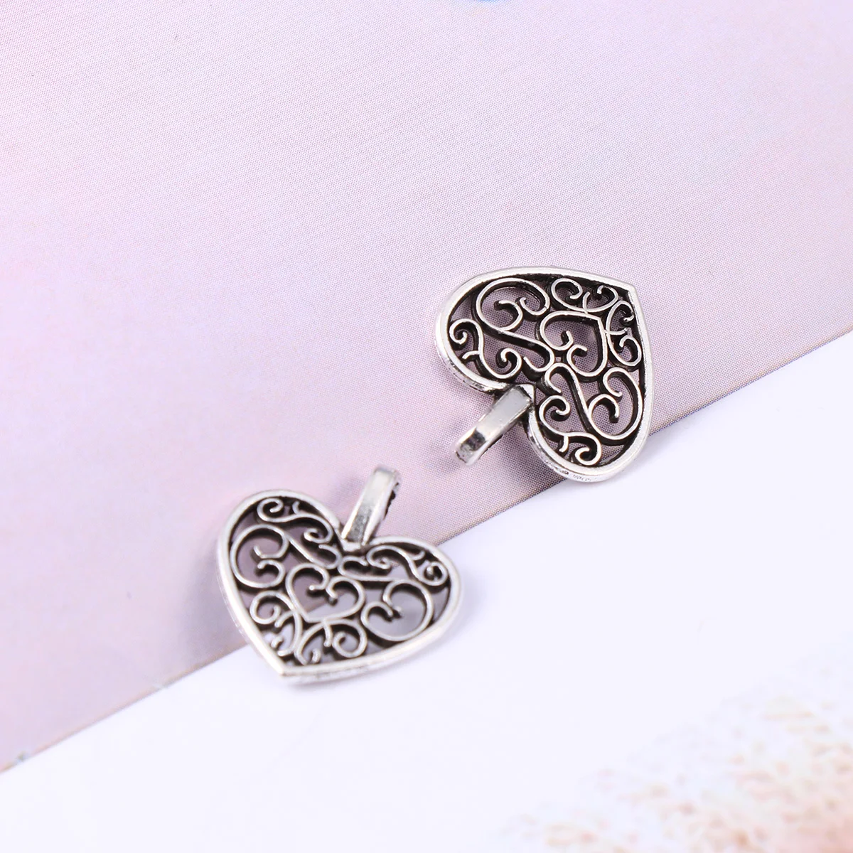 

50 PCS Heart Pendant Hanging Alloy Girl Hollow Pendants Women Silver Metal Jewelry Accessories Miss