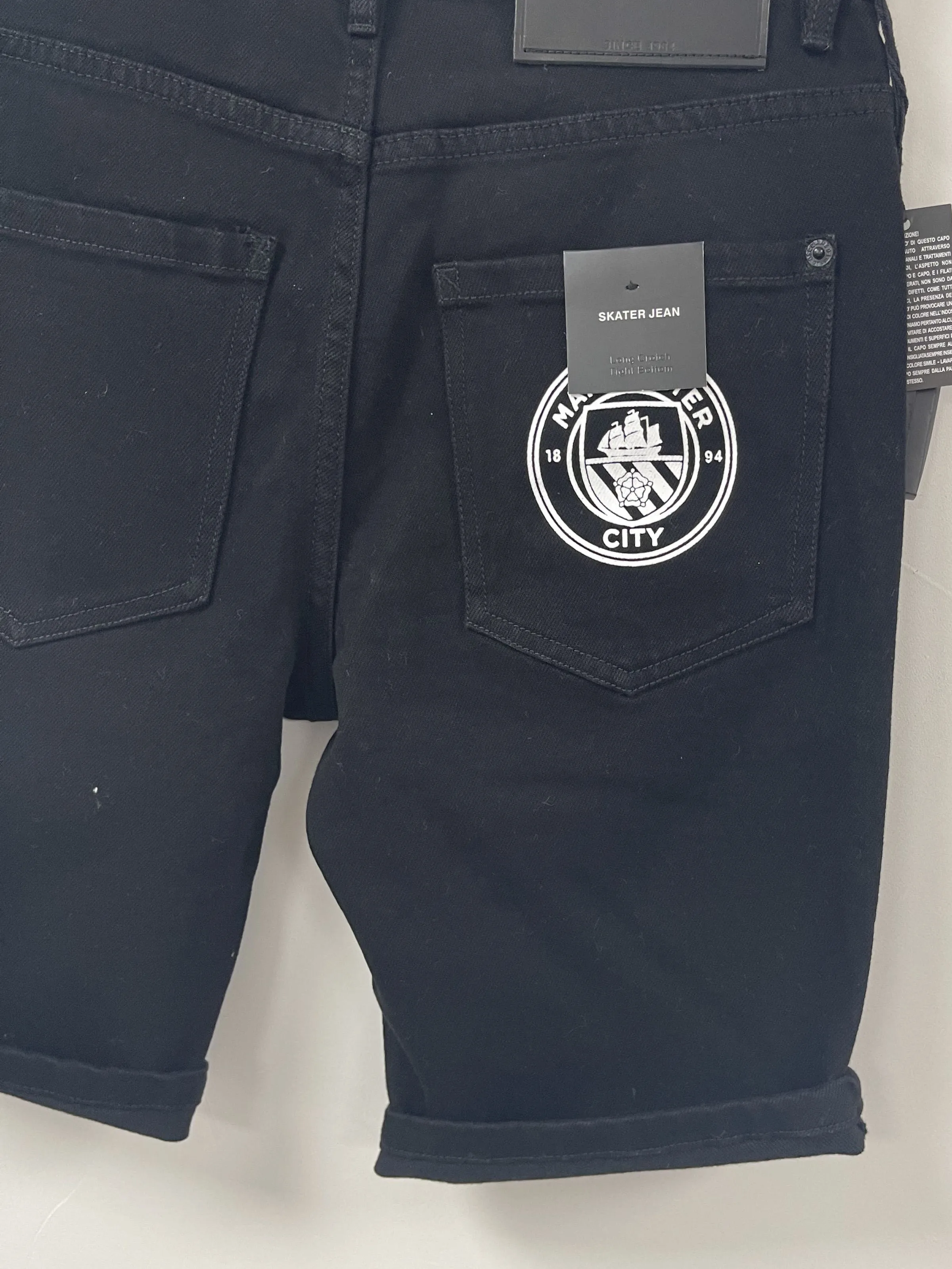 2024 Spring/Summer New D2 Jeans Trendy Men's Wash Printed Slim Fit Micro Elastic Minimally Versatile Denim Shorts for Men