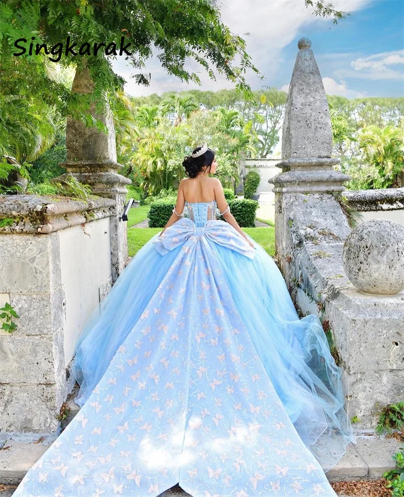 Gaun putri biru langit Quinceanera manik-manik applique kupu-kupu gaun ulang tahun kristal manis 16 gaun disesuaikan