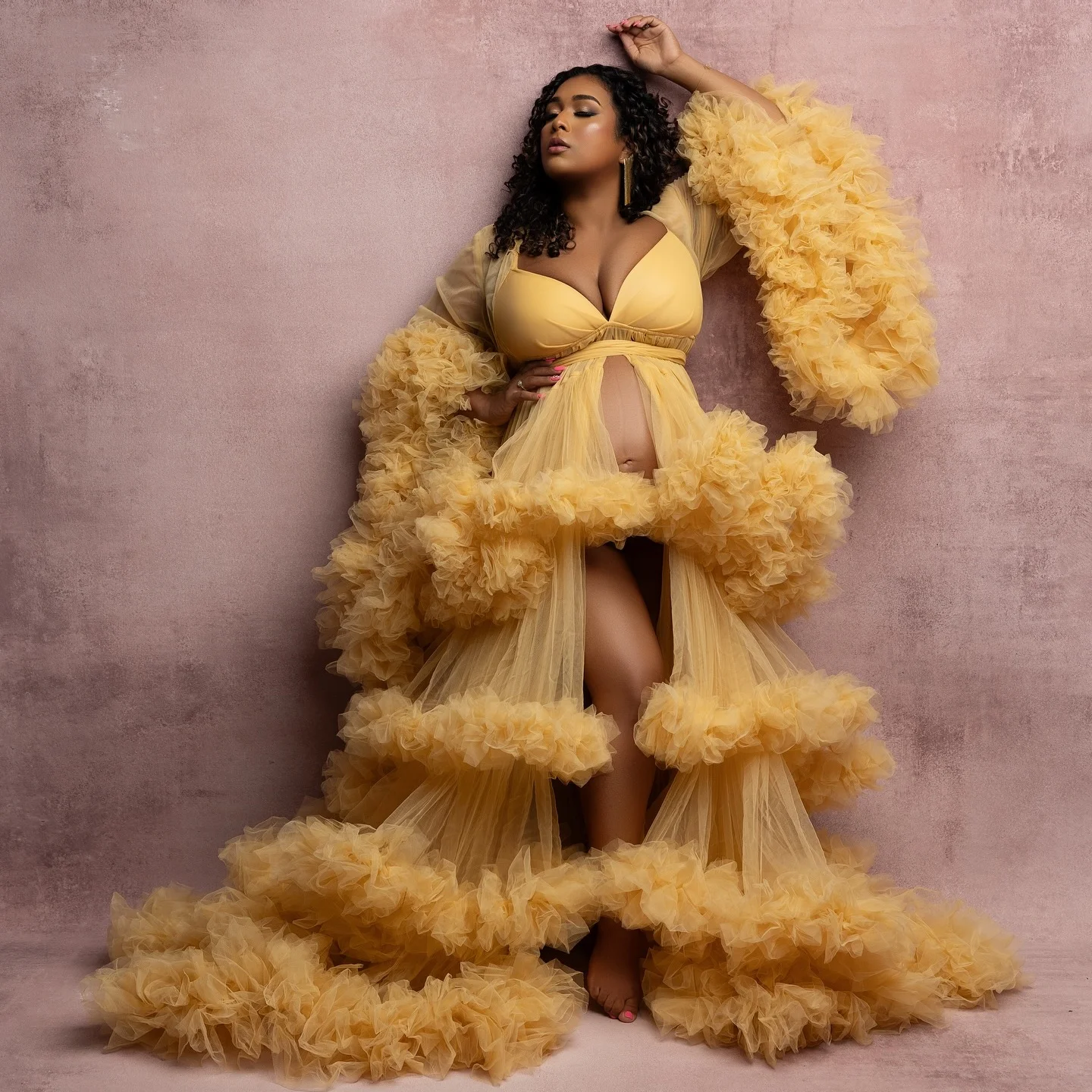 

Yellow Maternity Robe for Photography Illusion V Neck Long Prom Gown for Pregnancy Customized Women Ruffles Babyshower Gown