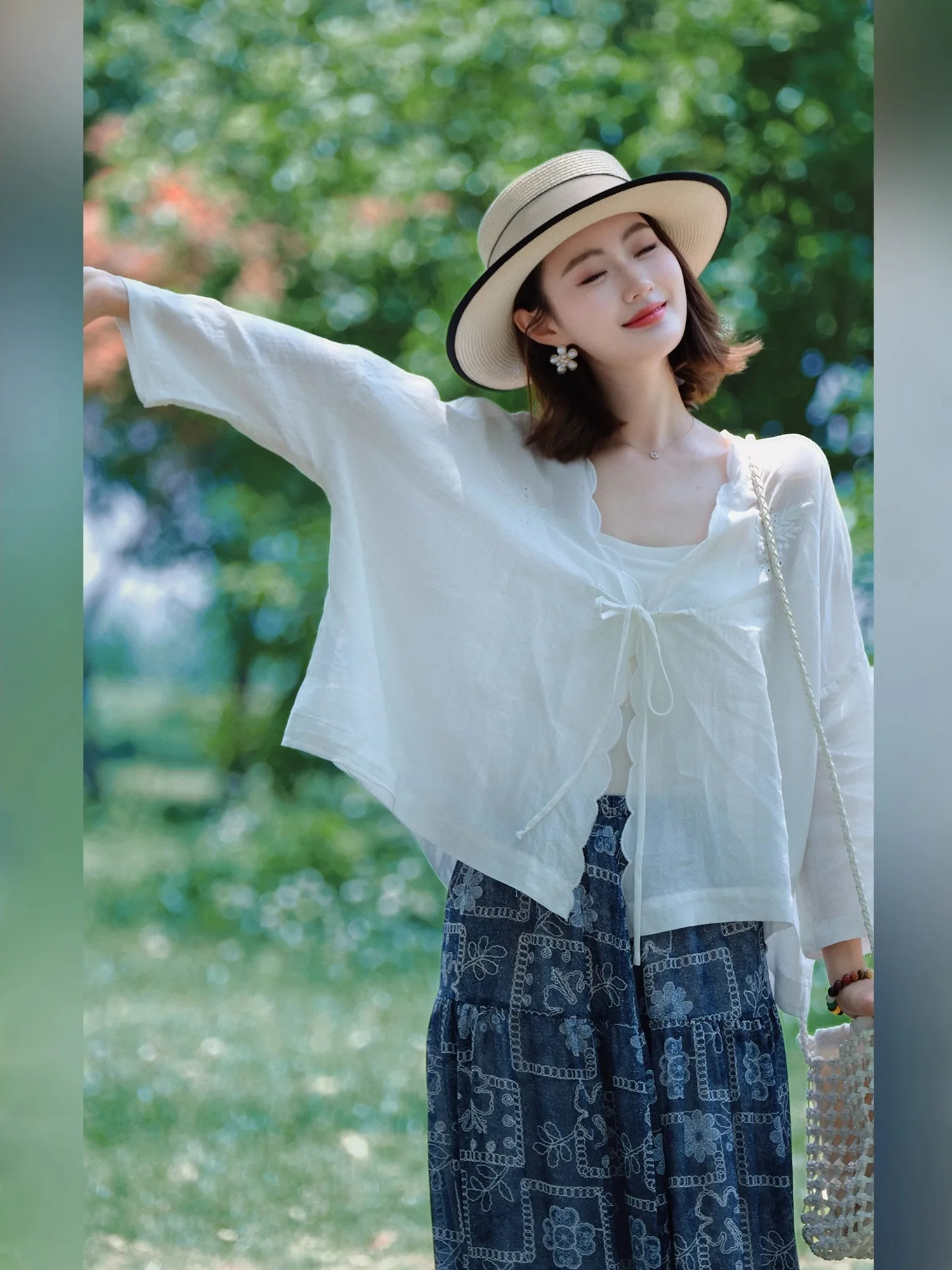 

Повседневная вышитая льняная блузка с отделкой Le Border от Little Ear Production, лето 2025, с длинным рукавом, однотонная, для офиса