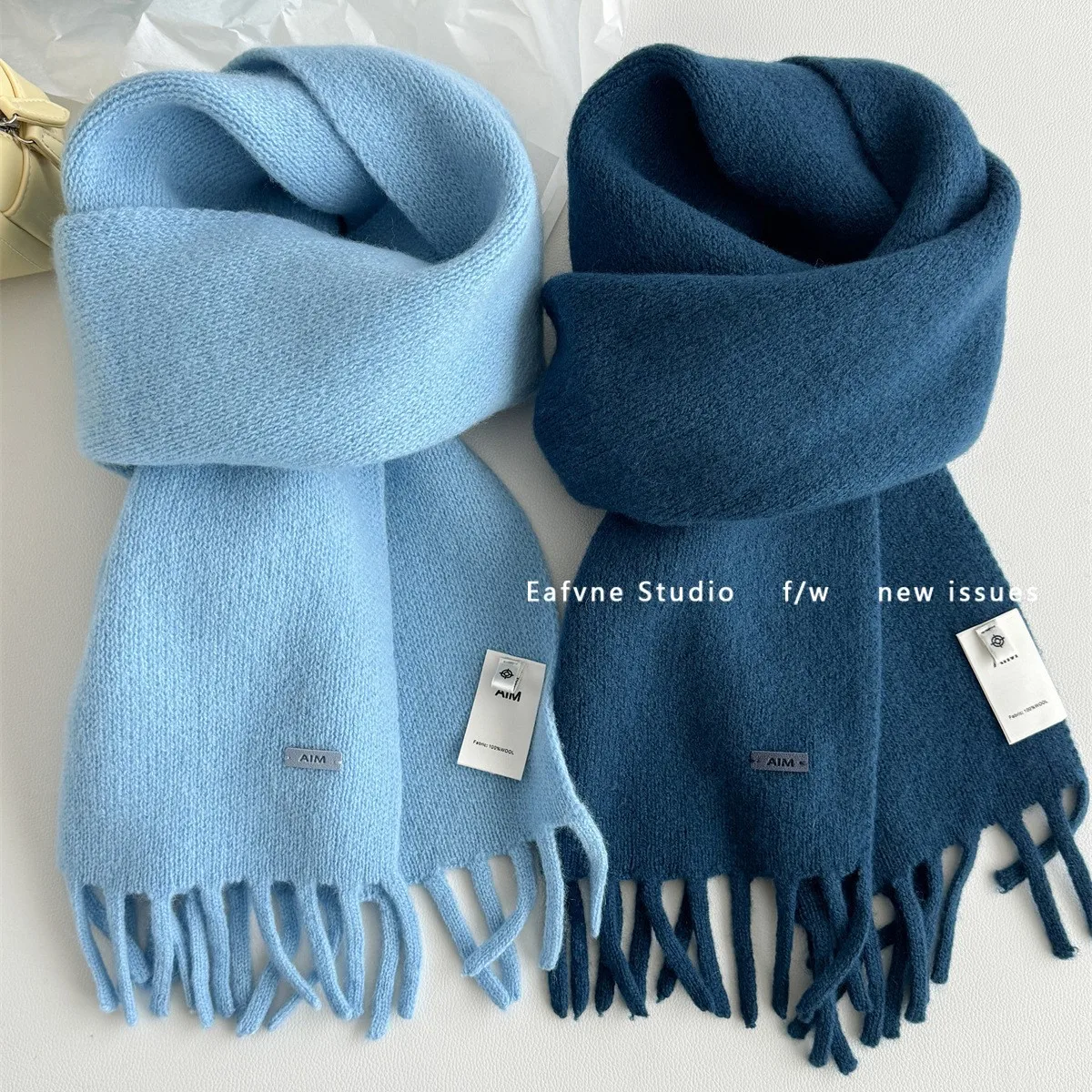 

2025 new classic high-end scarf with high-end tassel and 100% Australian wool women's scarf thickened, warm draped over a shawl