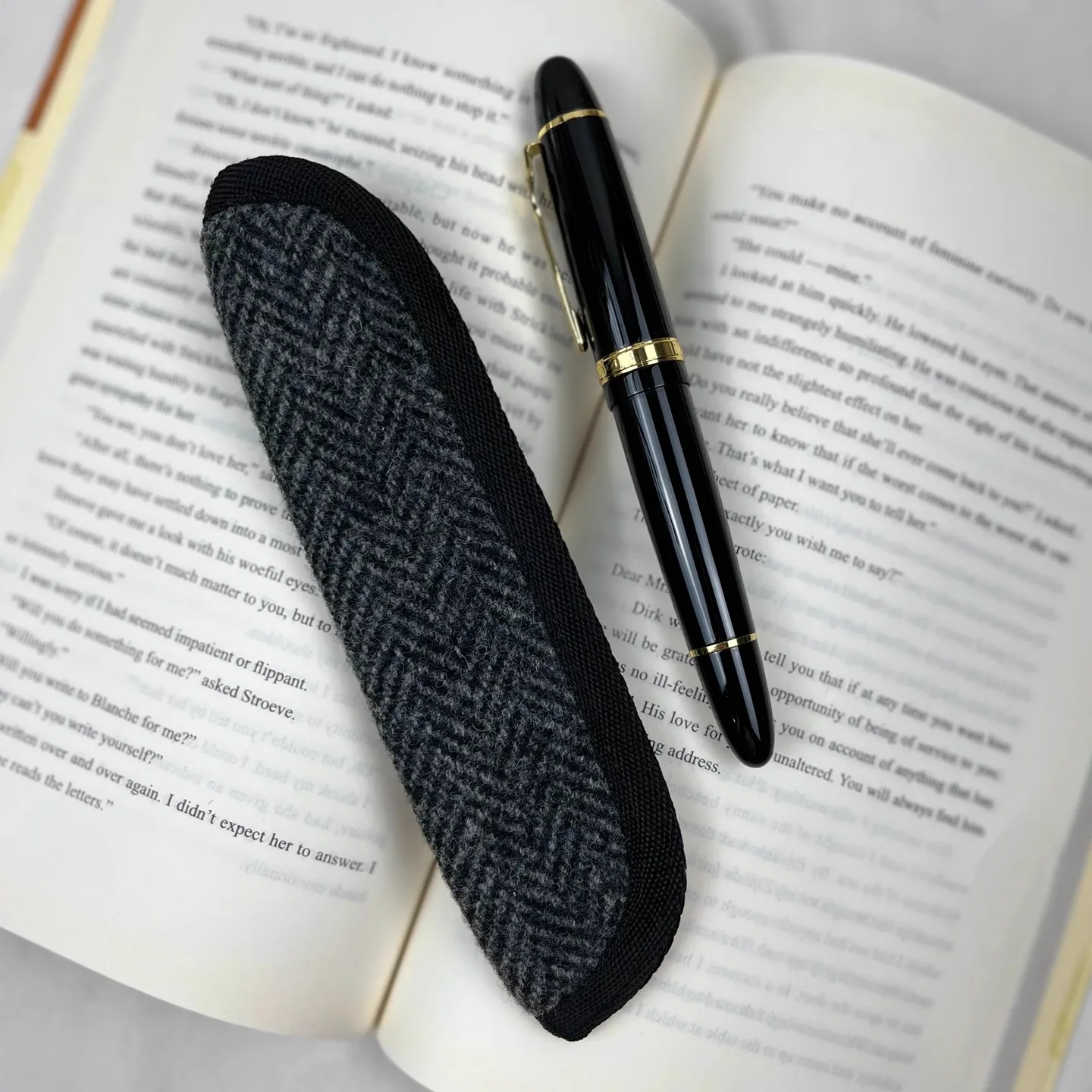 

High-quality original DIY retro wool pen set single pen bag pen bag protective cover portable anti-scratch bag