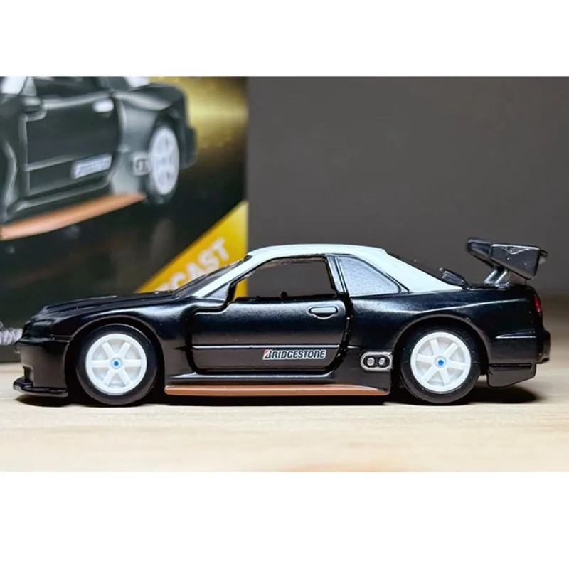 TOMICA Nissan gtr 1999 jgtc gt500 modelo de carro de liga de simulação fundida, brinquedo de presente de festival para meninos, item de exibição colecionável para adultos.