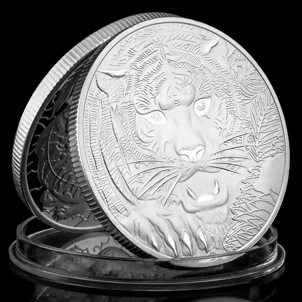 Dragon Fights with Tiger Pattern Medal Ancient Aisa Myths Legends Basso-Relievo Silver Plated Commemorative Coins