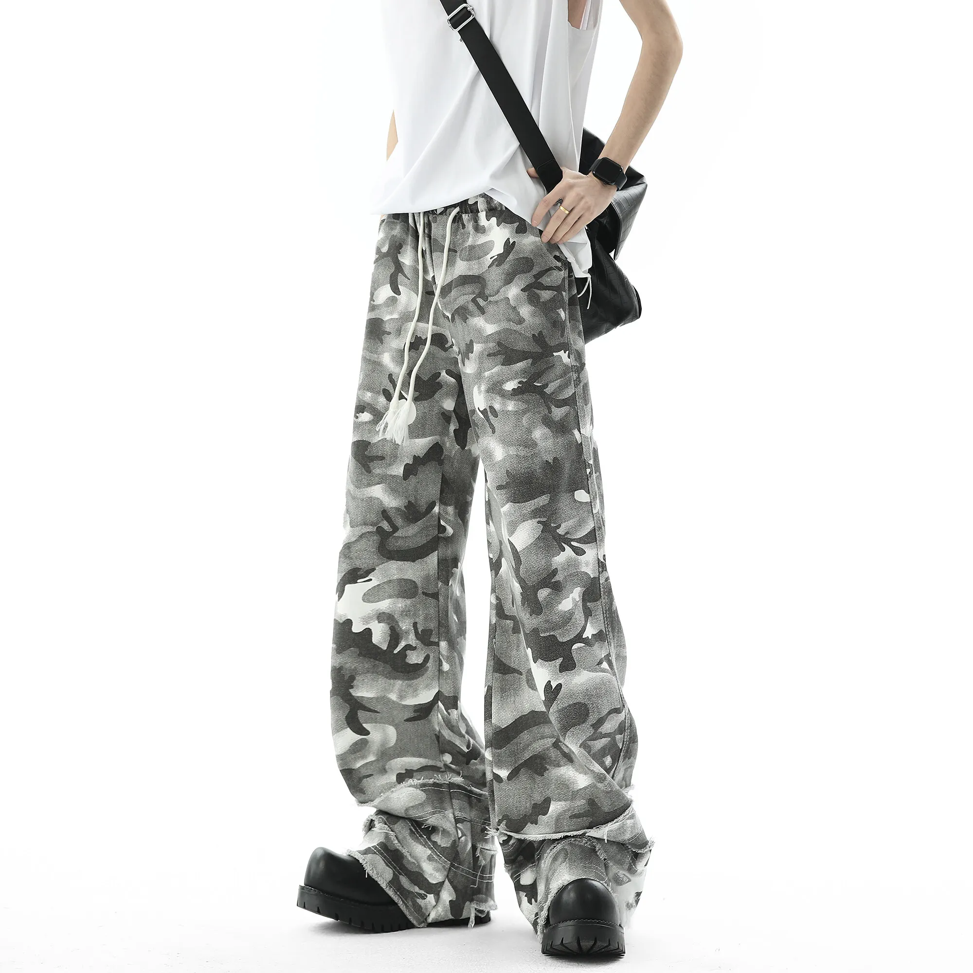 

Men Camouflage Loose Fit Jeans Elastic Drawstring Waist Frayed Hem Streetwear Trendy Comfortable Stylish Denim Urban Fashion